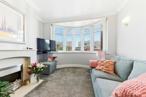 Station Road - EweMove Pontefract - Living 1