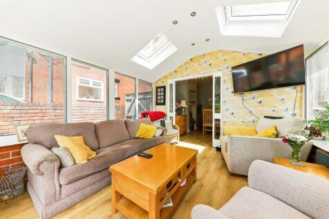 Station Road - EweMove Pontefract - Conservatory 2