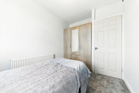 Station Road - EweMove Pontefract - Bed 3.1
