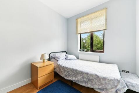 Station Road - EweMove Pontefract - Bed 4