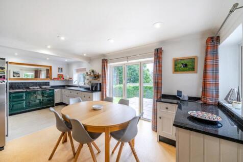 Kitchen breakfast room