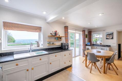 Kitchen breakfast room