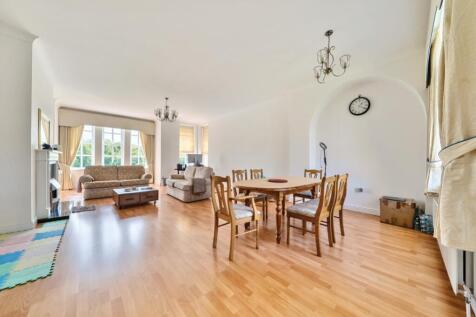 Huge open plan living kitchen and dining room