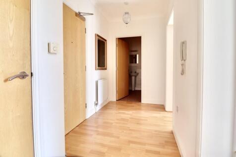 Spacious entrance hall