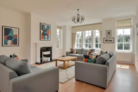 Naturally light, large living space