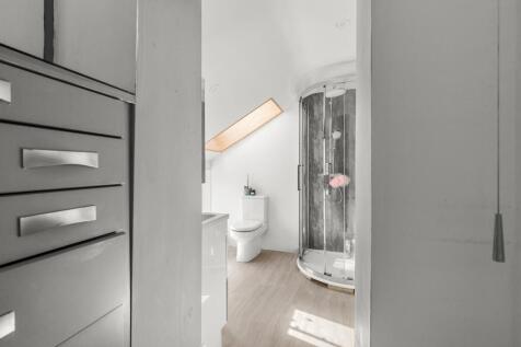 Ensuite Shower Room Bedroom 2