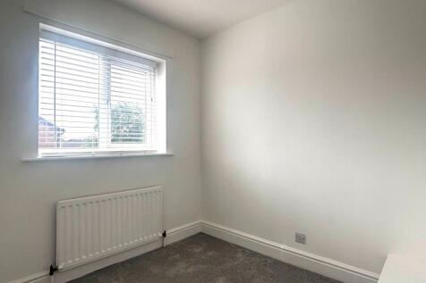 11 Bedroom 4