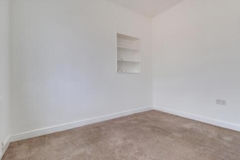 16- Rob Hammond EweMove Pontefract