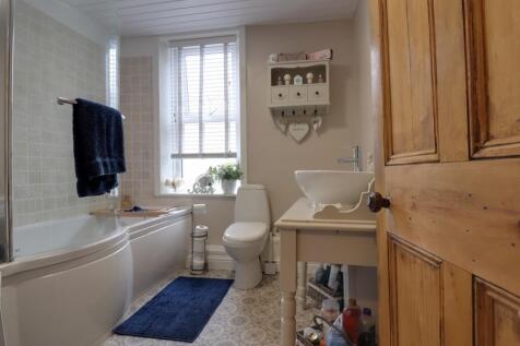 Family bathroom 2