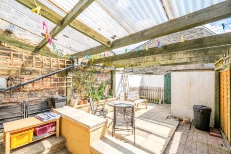 EweMove Harrogate Courtyard