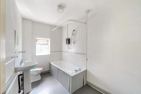 EweMove Harrogate Bathroom