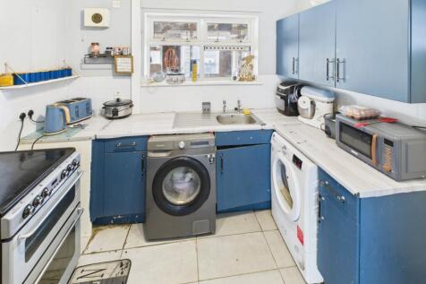 EweMove Pudsey - Kitchen