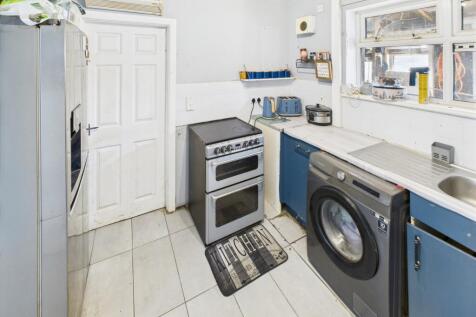 EweMove Pudsey - Kitchen