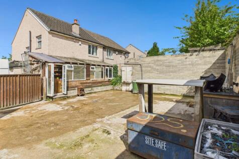 EweMove Pudsey - Rear Yard