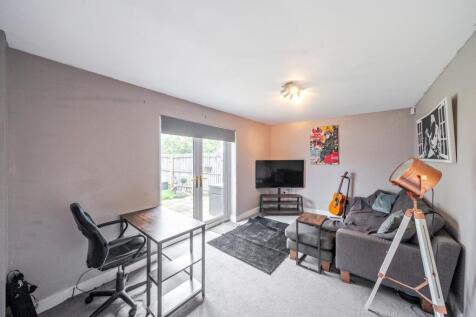 Ground floor bedroom 3 or family room