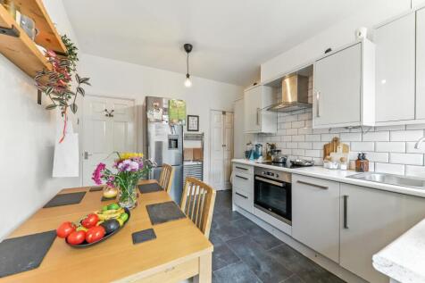 Kitchen 2 - Lee Brigg -EweMove Pontefract