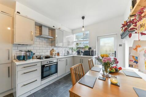 Kitchen 1 - Lee Brigg -EweMove Pontefract