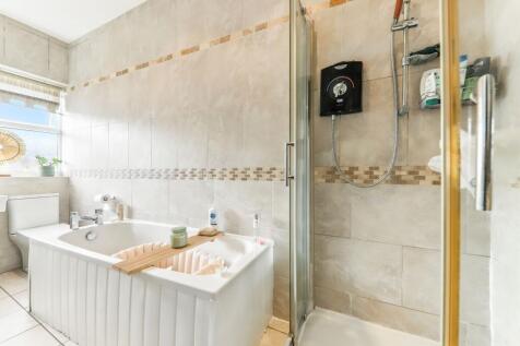 Bathroom 1 - Lee Brigg -EweMove Pontefract