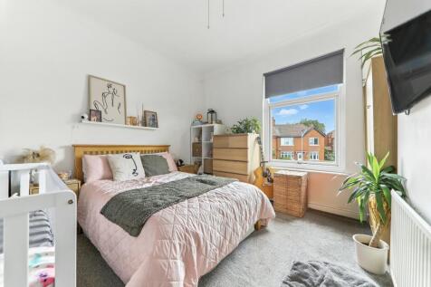 Bedroom 1 - Lee Brigg -EweMove Pontefract