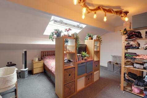 Bedroom 1a