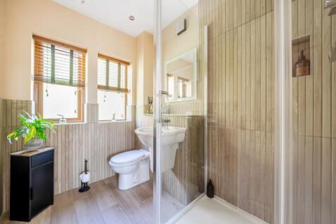 O - En-suite