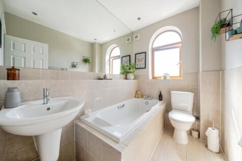 P - House bathroom