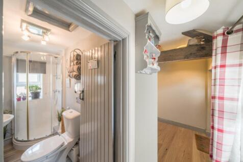 Rear Hall Way and Ground Floor Bathroom   