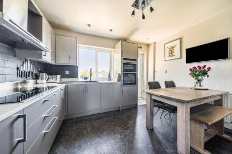 Contemporary breakfast kitchen