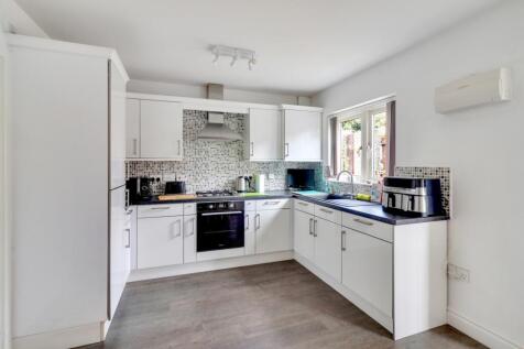 Fitted kitchen