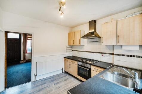 Kitchen into Lounge