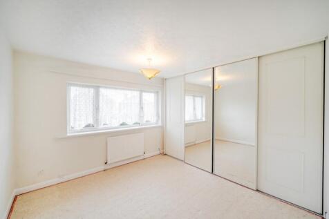 Bedroom With Fitted Wardrobes 