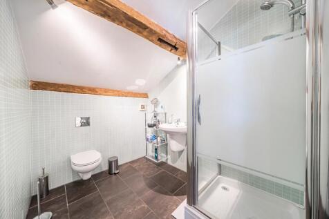 Ensuite Bedroom 1