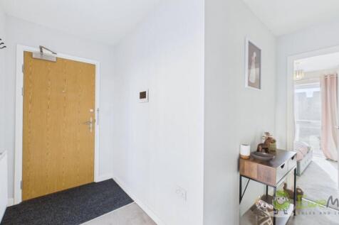 CAM02351G0-PR0079-STILL015