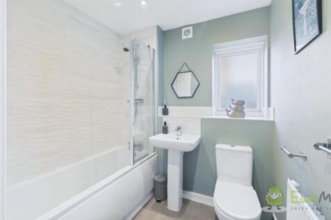 CAM02351G0-PR0079-STILL017