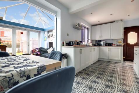 3- Rob Hammond EweMove Pontefract