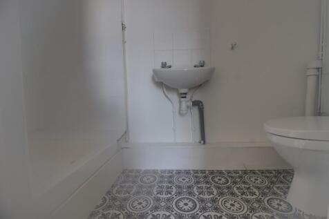 Shower room 2