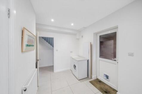 Side hall utility area