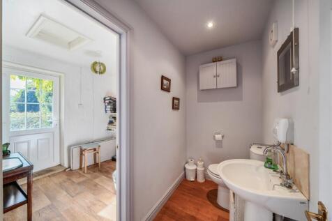 EweMove Harrogate Annexe WC &amp; Study