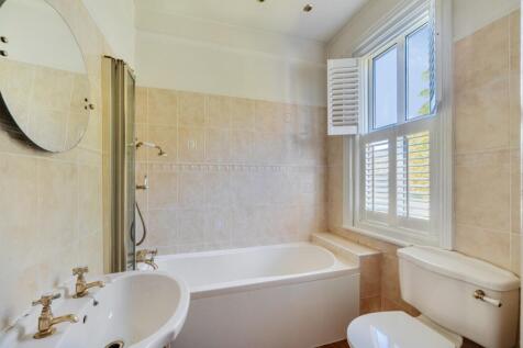 EweMove Harrogate Bathroom