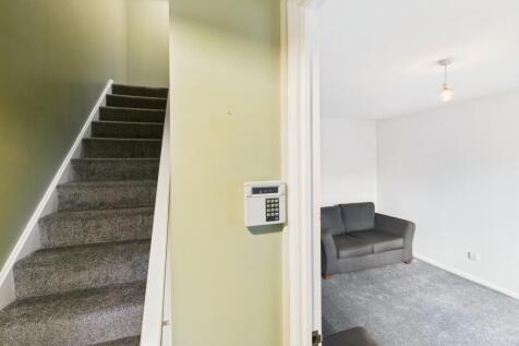 CAM04233G0-PR0031-STILL001