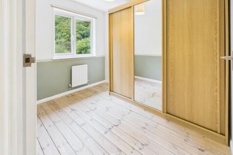 CAM04233G0-PR0031-STILL018