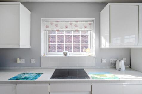 1358182-16-68dba466ee000