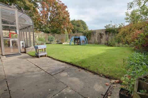View of the private and enclosed back garden