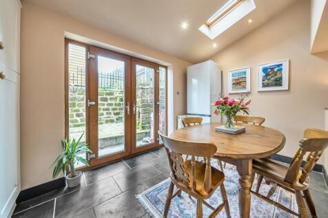 Open plan kitchen diner