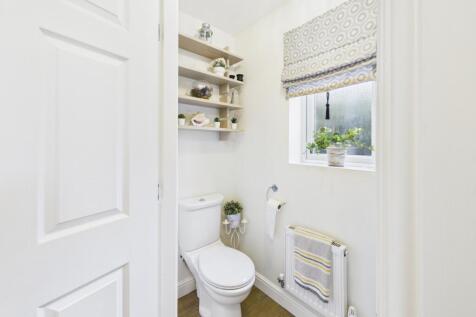 CAM04233G0-PR0033-STILL003