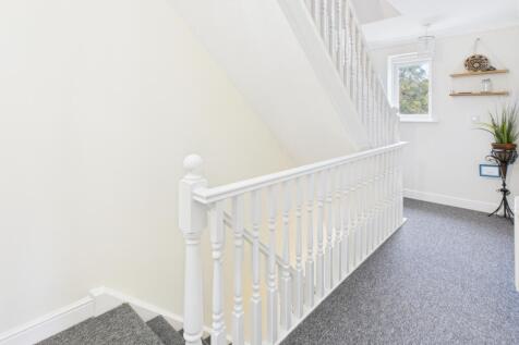 CAM04233G0-PR0033-STILL016