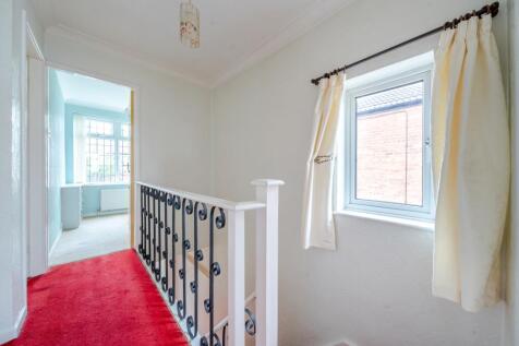 Landing showing bedroom 3