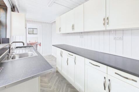 CAM02351G0-PR0084-STILL019