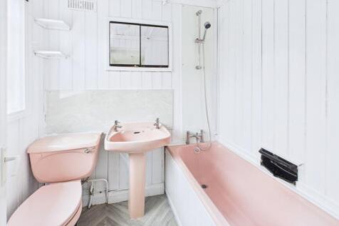 CAM02351G0-PR0084-STILL015