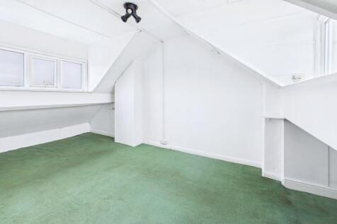 CAM02351G0-PR0084-STILL025